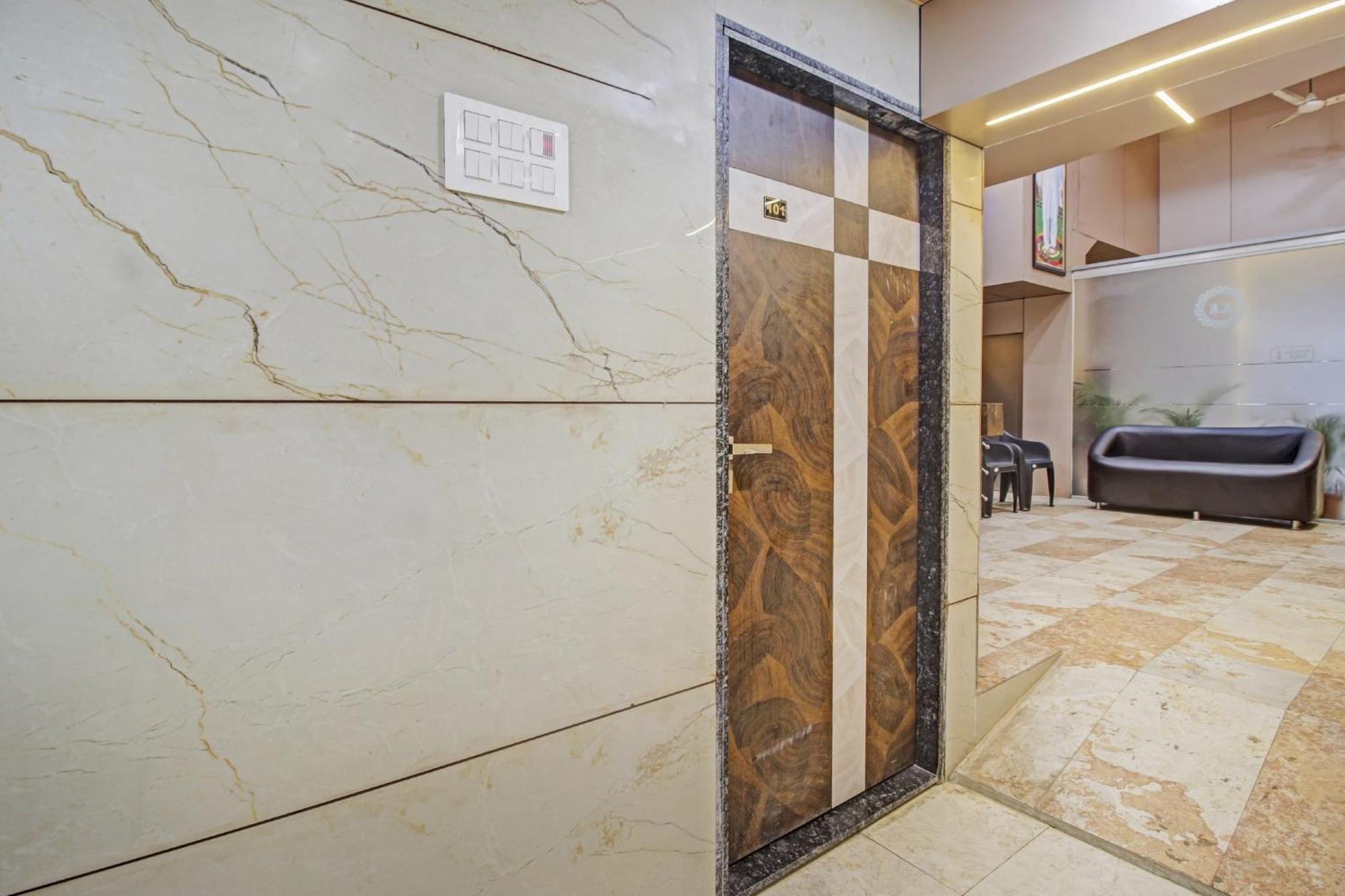 Hotel Ambedkar Kalyān Exterior foto